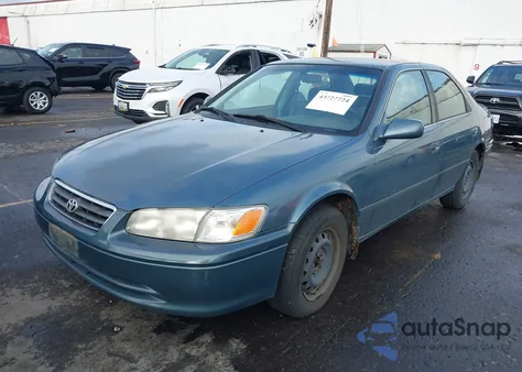 2000 Toyota Camry Le z USA, uszkodzony, nr VIN JT2BG22K0Y0383845
